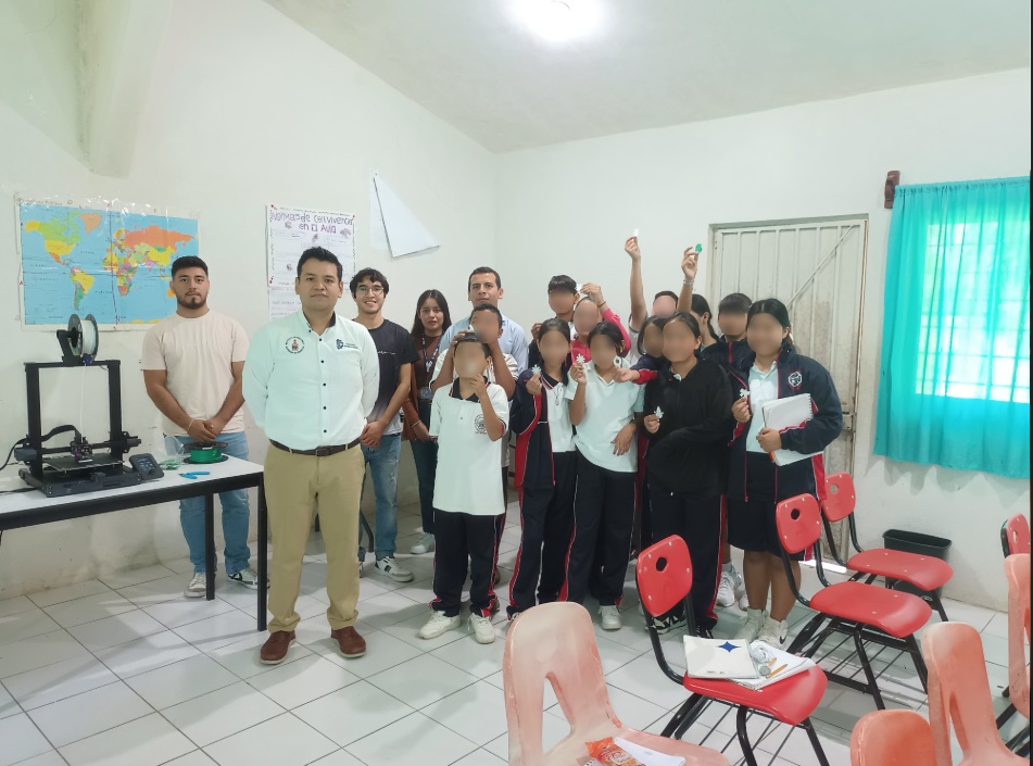 CAFined lleva la ciencia y la tecnología  a estudiantes de Nautla, Veracruz.