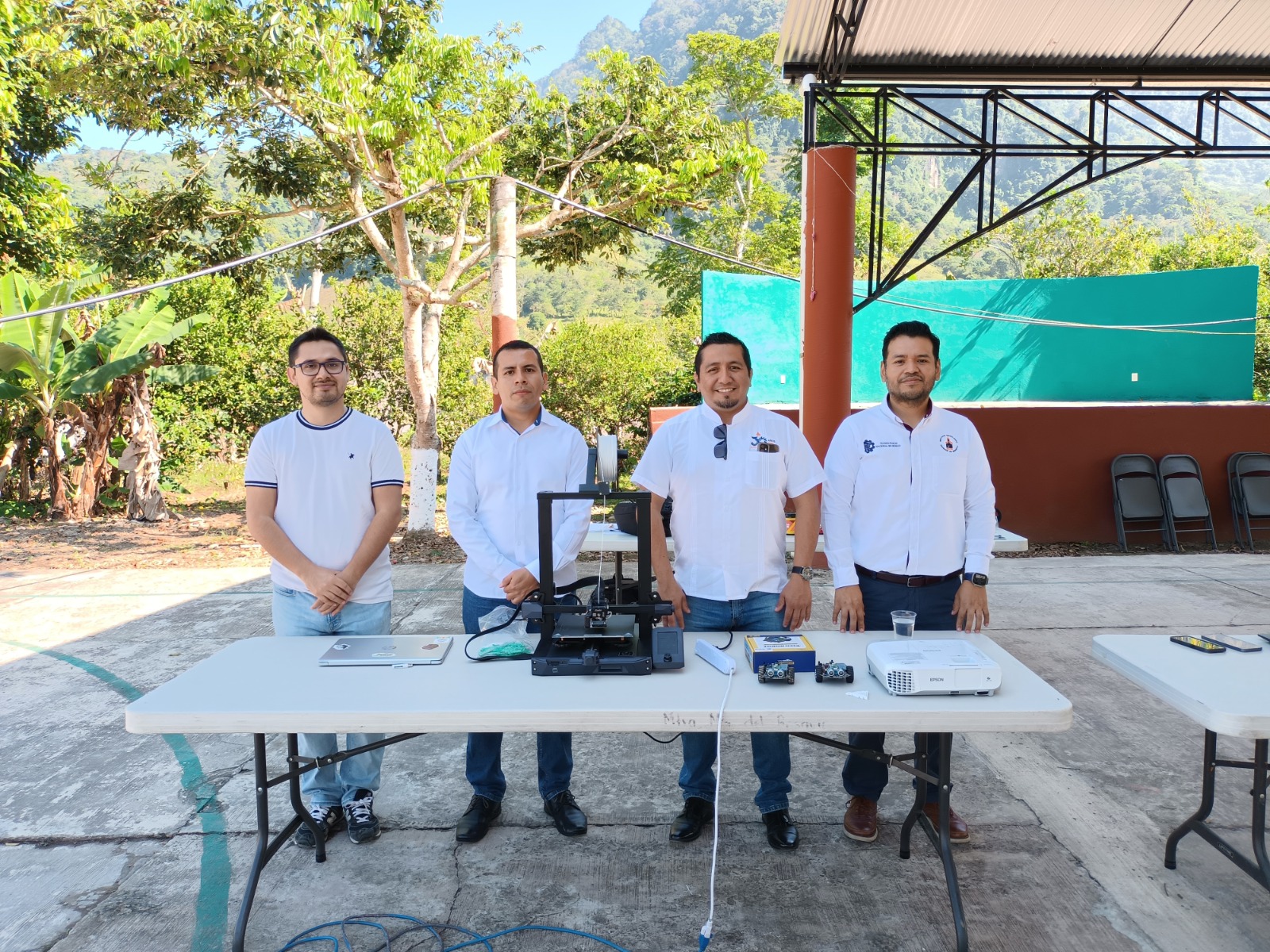 CAFined impulsa la ciencia y la tecnología en la Telesecundaria Emiliano Zapata de Pueblo Viejo, Misantla.